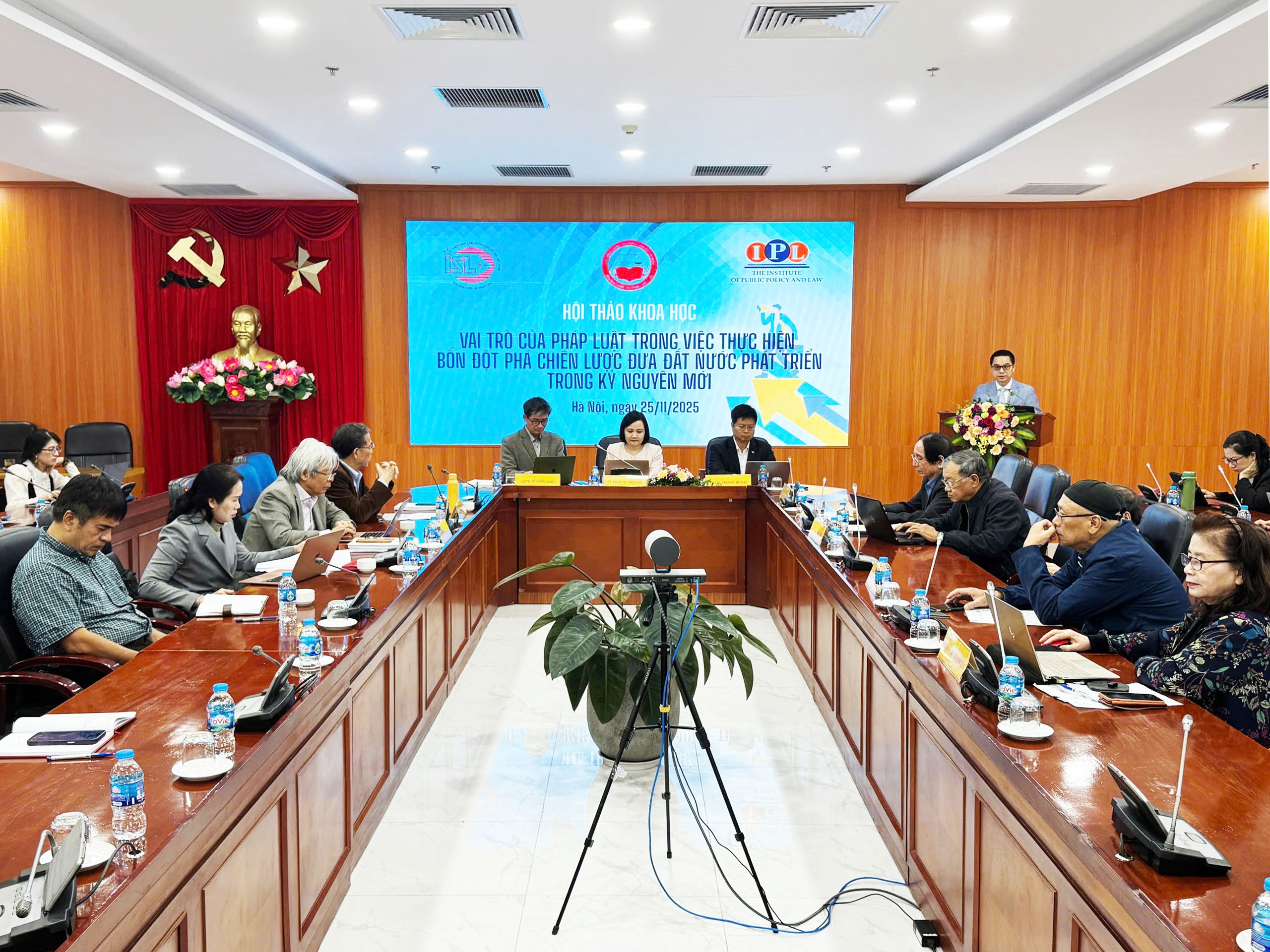 Vai trò của pháp luật trong việc thực hiện bốn đột phá chiến lược đưa đất nước phát triển trong kỷ nguyên mới