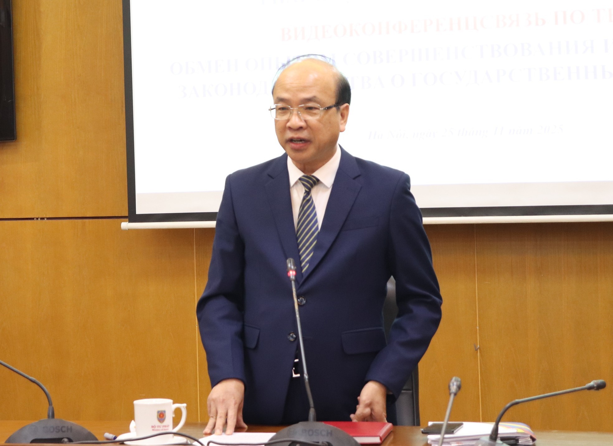 Kinh nghiệm quốc tế trong xây dựng và phát triển chế định luật sư công