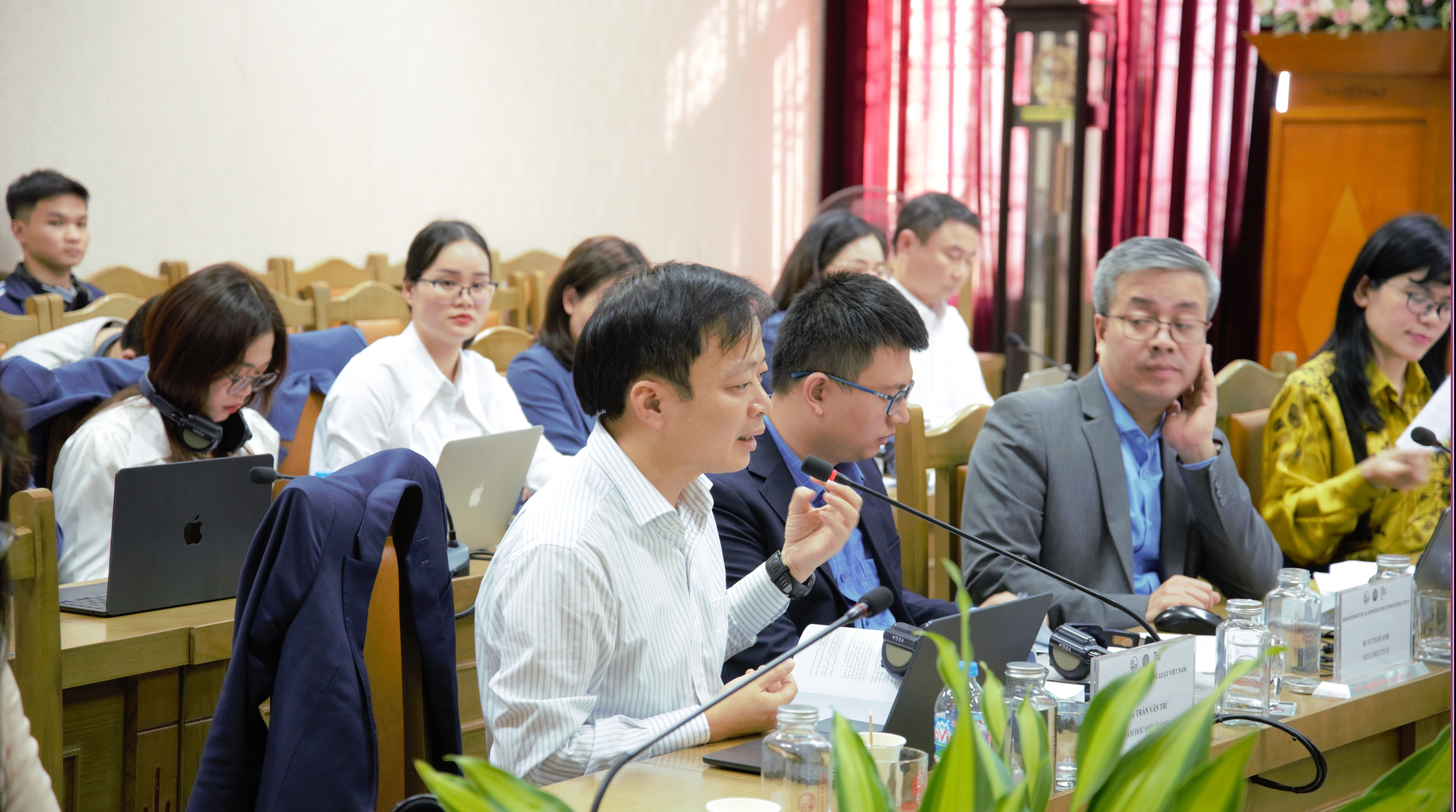 Kinh nghiệm quốc tế trong hoàn thiện thể chế thúc đẩy phát triển khoa học công nghệ, đổi mới sáng tạo và chuyển đổi số