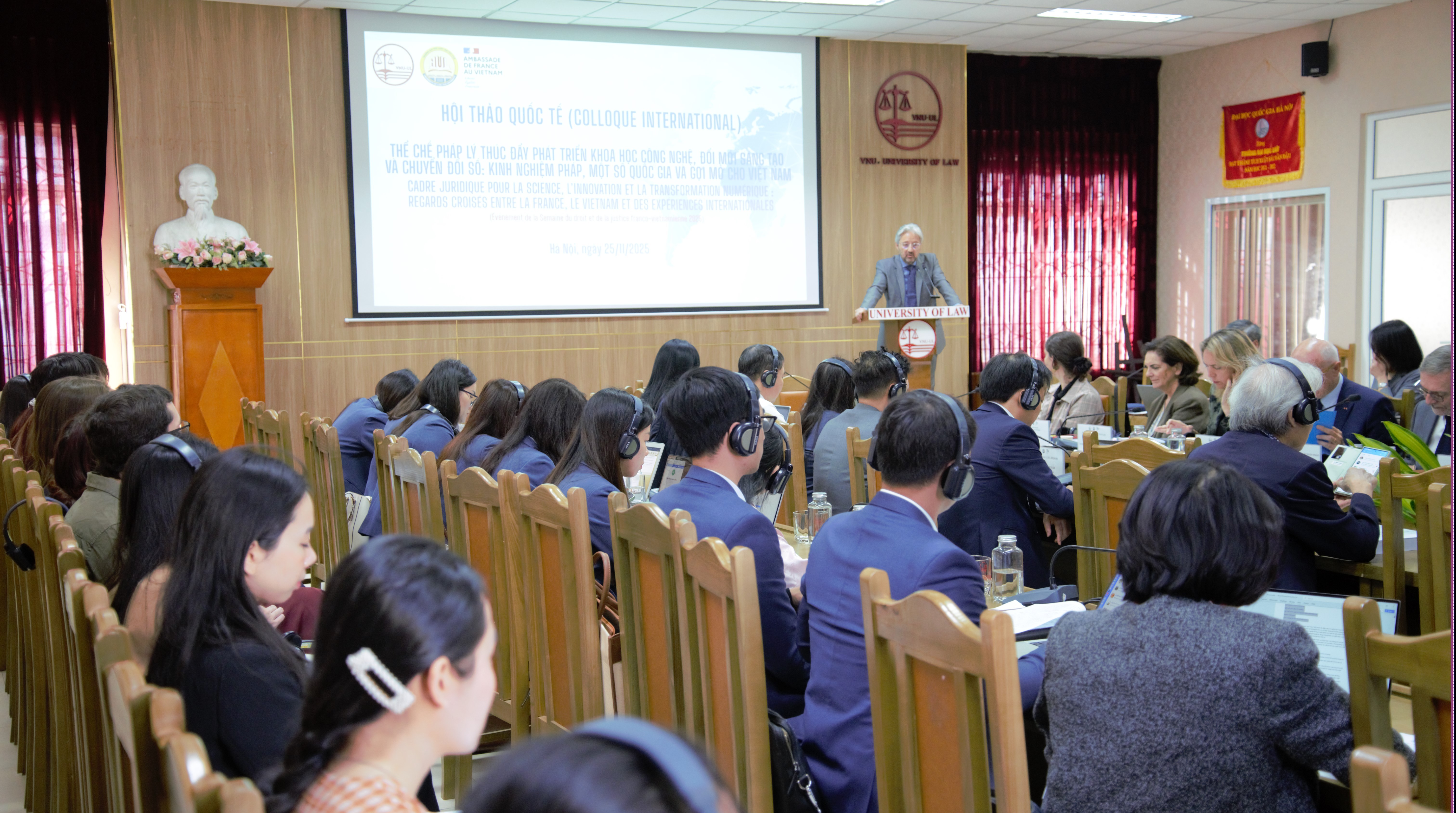 Kinh nghiệm quốc tế trong hoàn thiện thể chế thúc đẩy phát triển khoa học công nghệ, đổi mới sáng tạo và chuyển đổi số