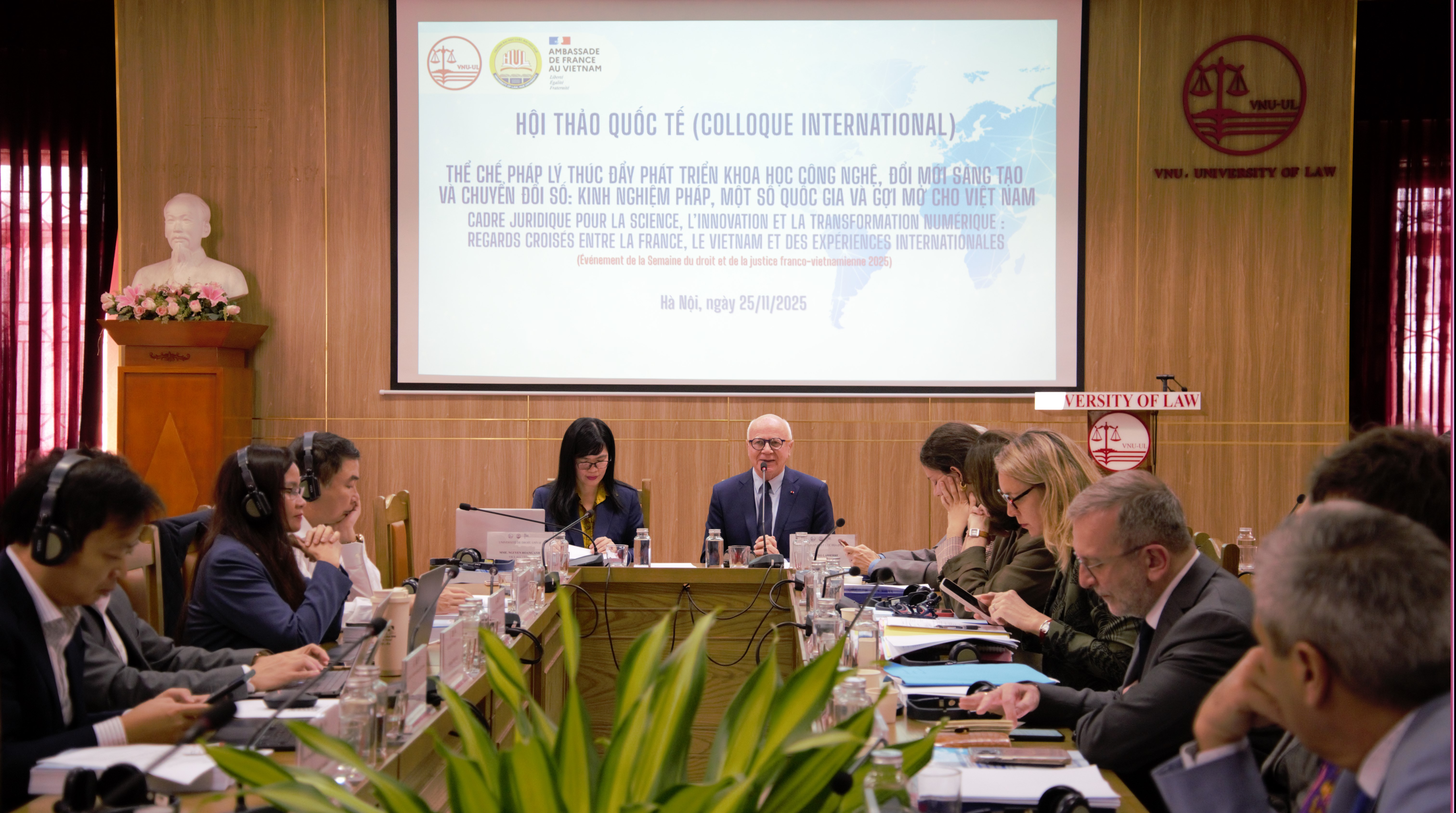 Kinh nghiệm quốc tế trong hoàn thiện thể chế thúc đẩy phát triển khoa học công nghệ, đổi mới sáng tạo và chuyển đổi số