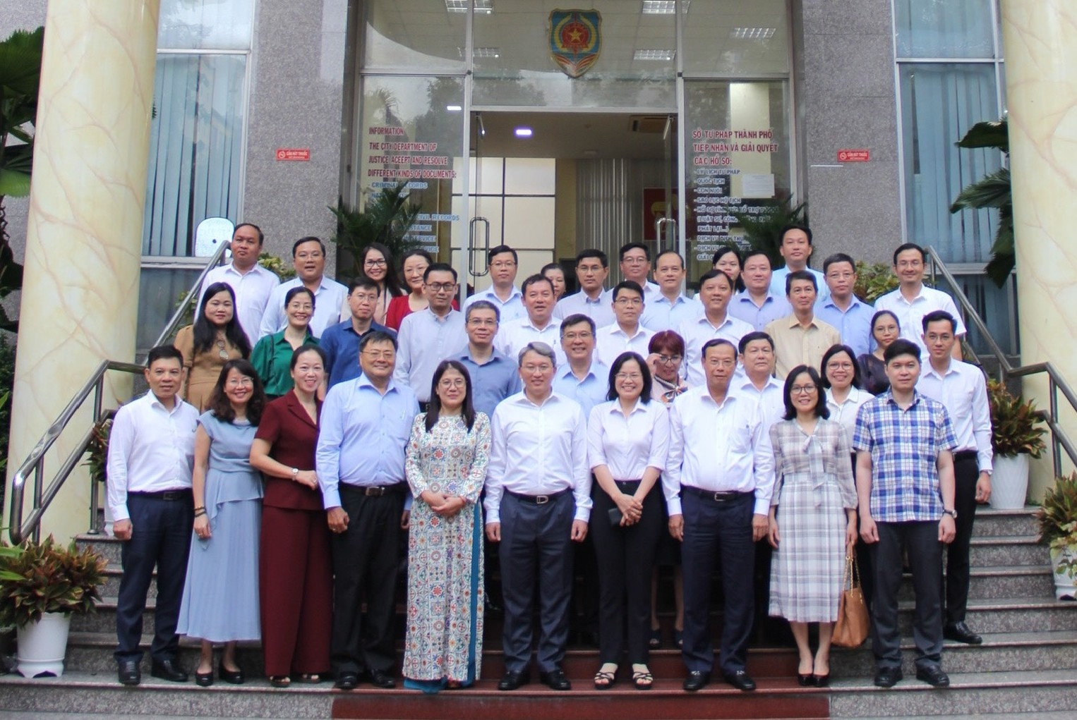 Vai trò của Bộ Tư pháp trong xây dựng, hoàn thiện thể chế và đào tạo, bồi dưỡng nguồn nhân lực cho đất nước