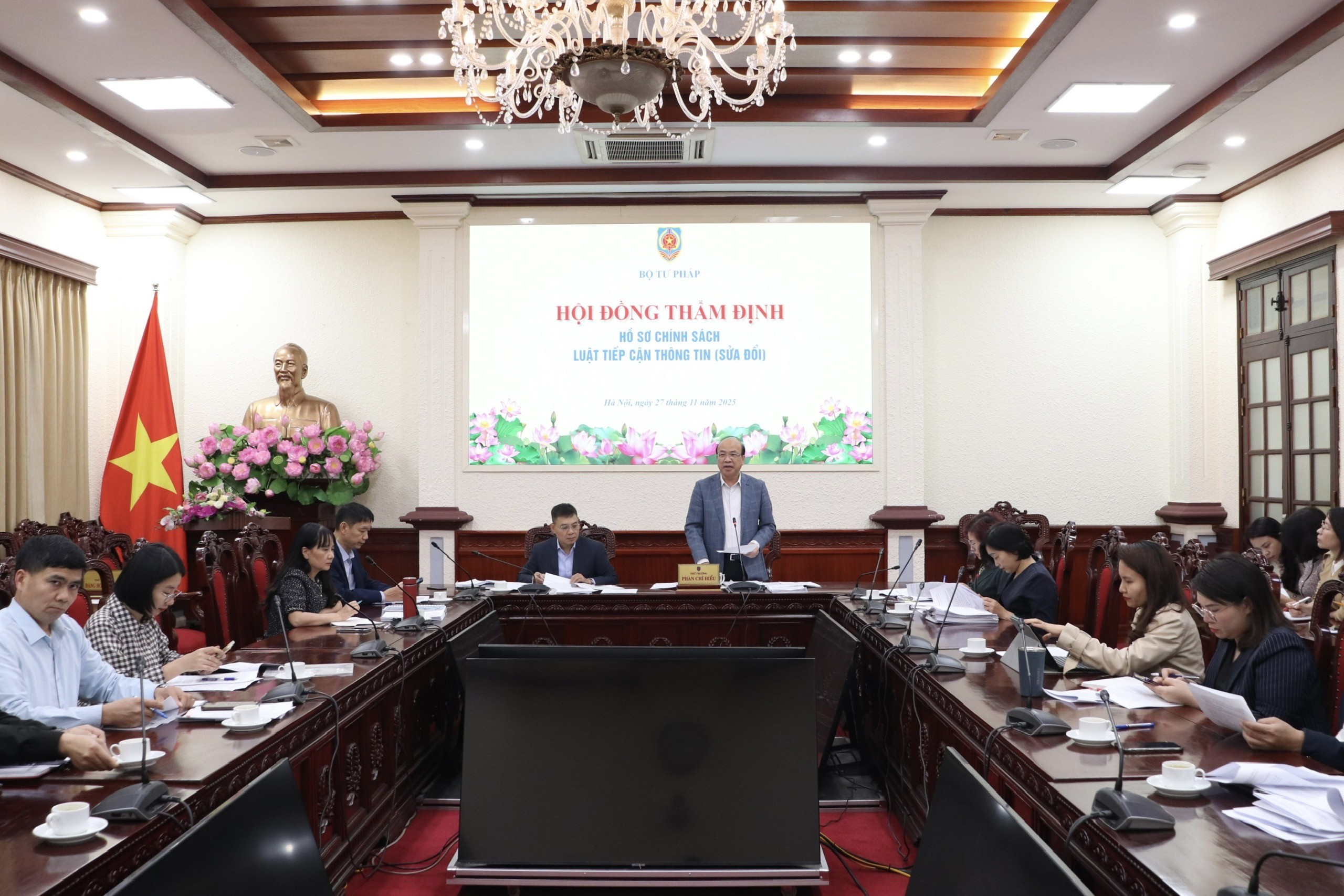 Sửa đổi, bổ sung toàn diện Luật Tiếp cận thông tin nhằm bảo đảm phù hợp yêu cầu thực tiễn trong tình hình mới