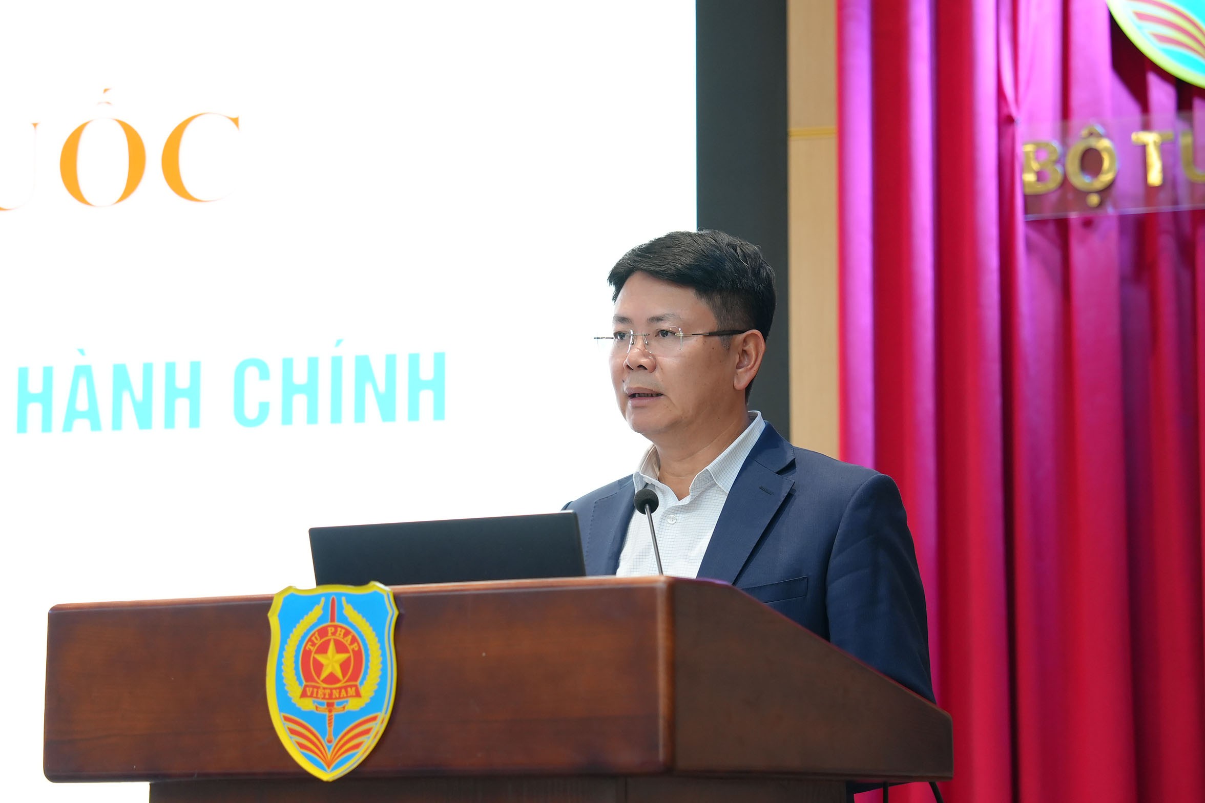 Triển khai kịp thời, thống nhất việc rà soát, chuẩn hóa toàn bộ thủ tục hành chính ở 03 cấp chính quyền