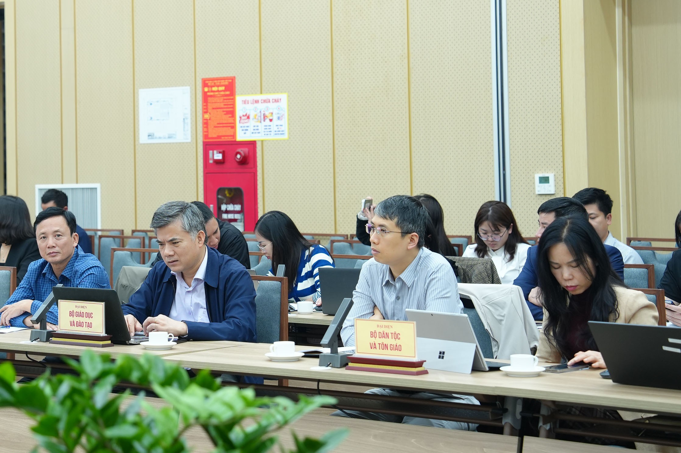 Triển khai kịp thời, thống nhất việc rà soát, chuẩn hóa toàn bộ thủ tục hành chính ở 03 cấp chính quyền