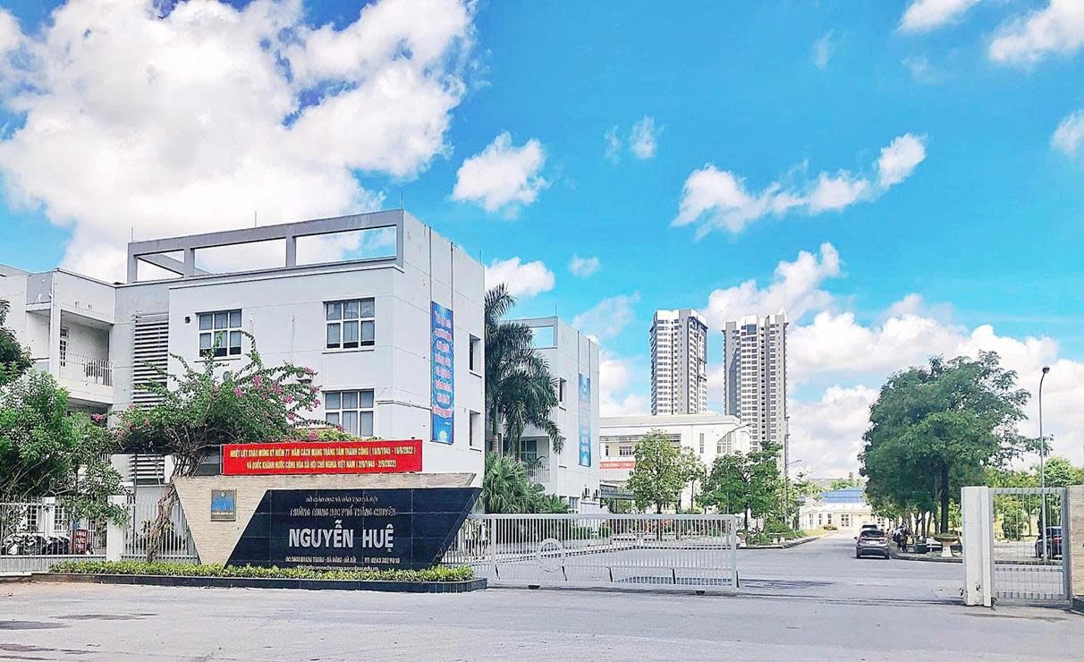 Trường THPT chuyên Nguyễn Huệ - Thắp sáng hành trình tri thức, chắp cánh tương lai