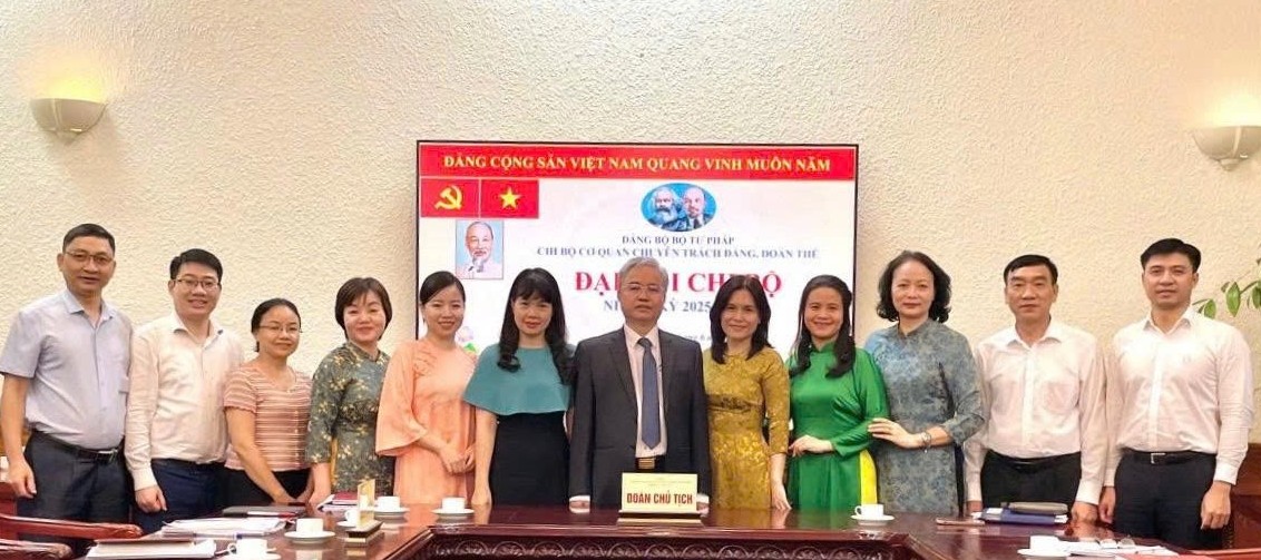 Công tác xây dựng Đảng trong Đảng bộ Bộ Tư pháp giai đoạn 2015 - 2025: Thành tựu, bài học kinh nghiệm và định hướng đến năm 2030