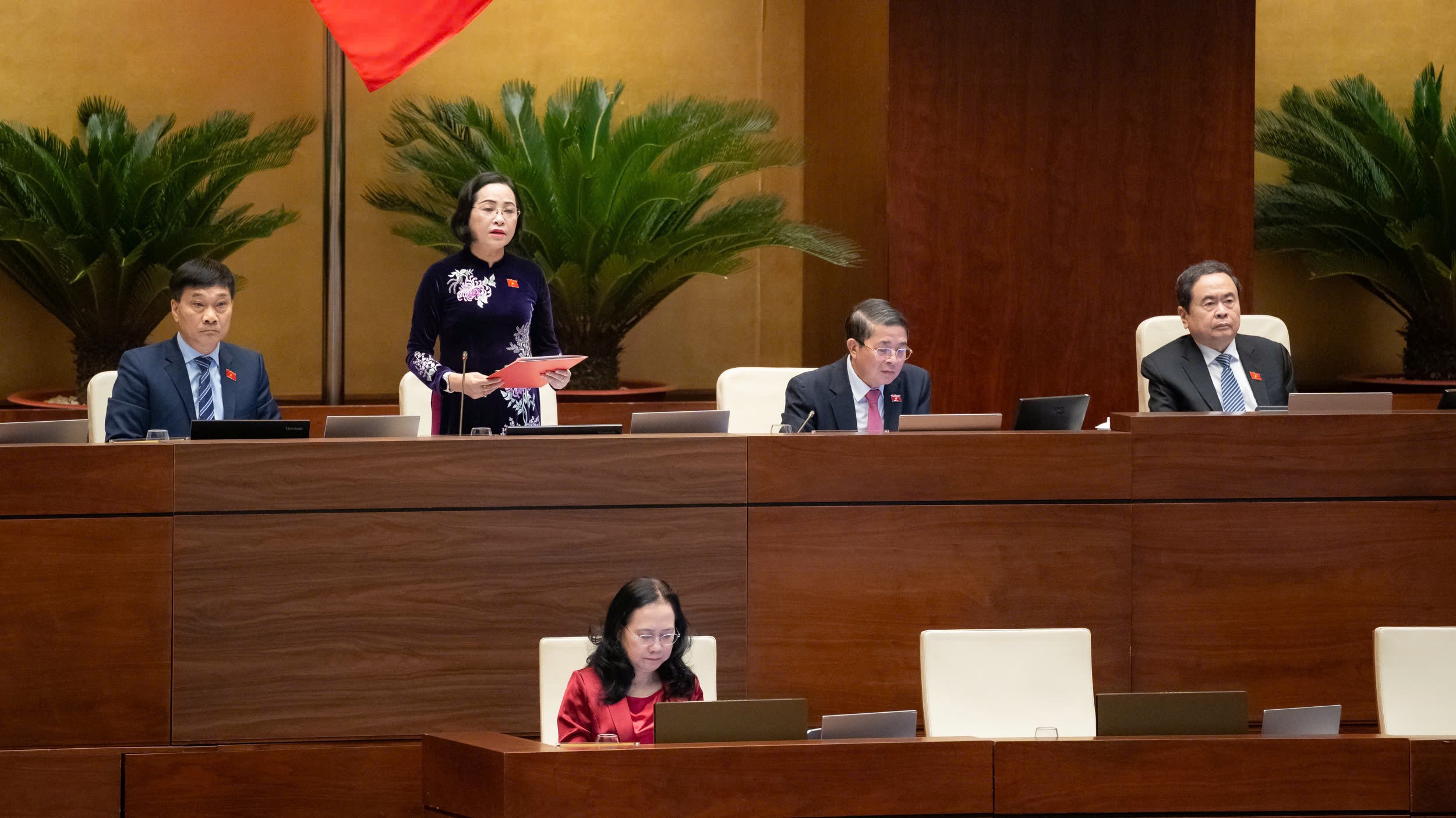 Quốc hội thông qua Luật Báo chí (sửa đổi)