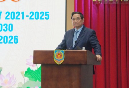 Thể chế, pháp luật phải lấy người dân và doanh nghiệp làm trung tâm, làm chủ thể