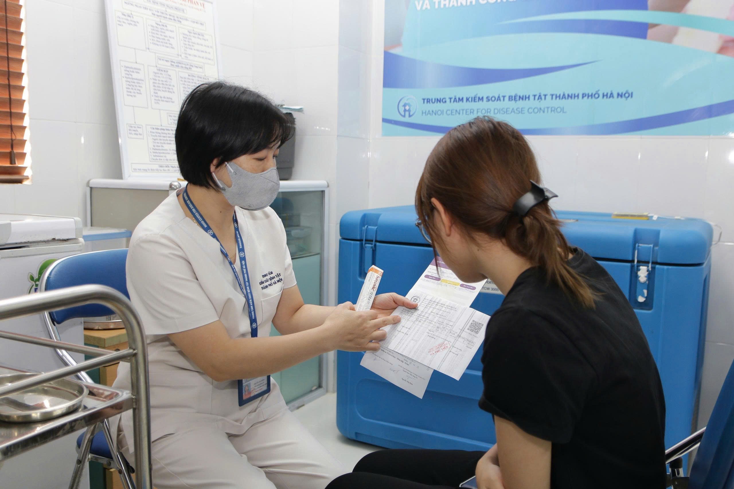 CDC Hà Nội cung cấp dịch vụ tiêm chủng an toàn, hiệu quả cho người dân