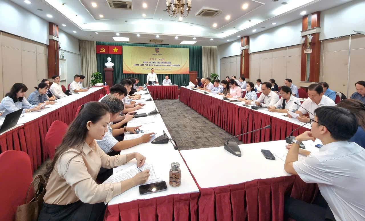 Buổi Tọa đàm thu hút đông đảo đại biểu tham gia