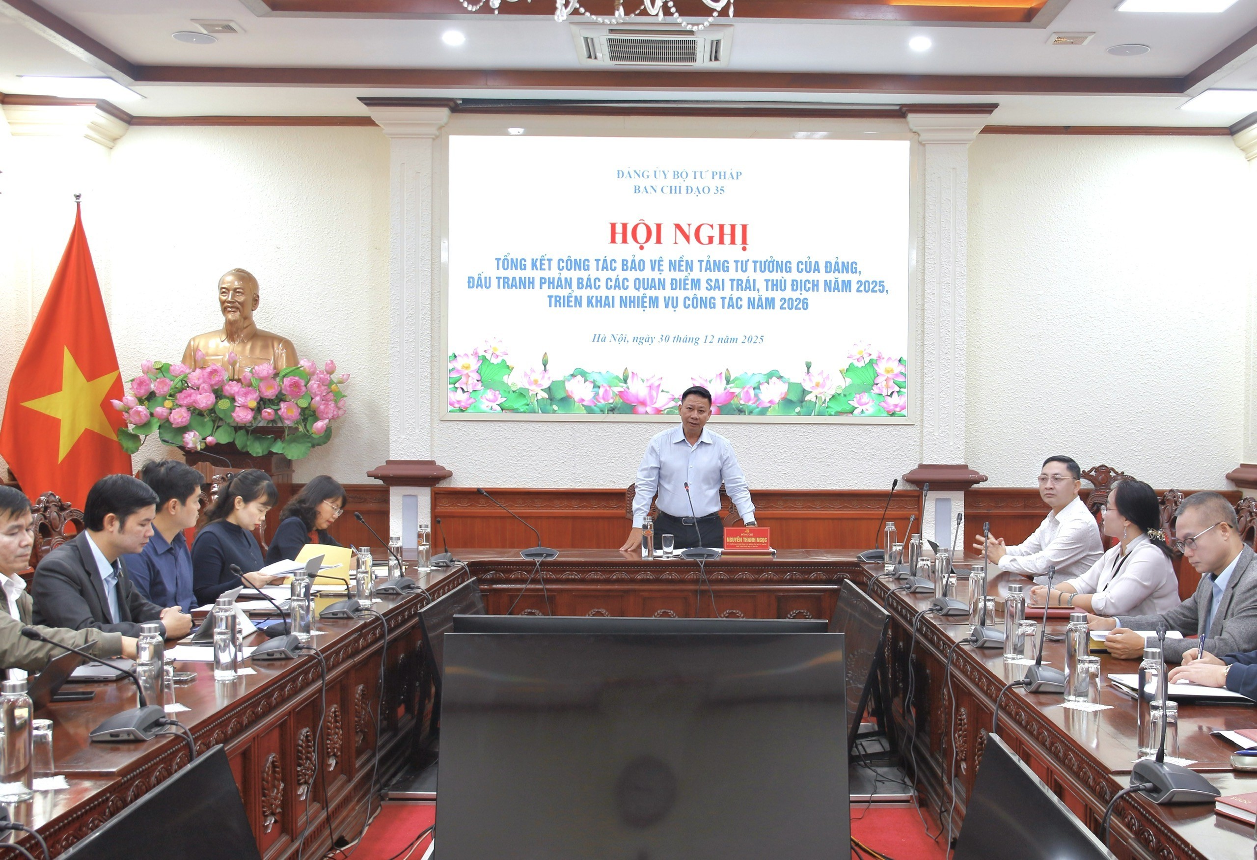 Tăng cường vai trò của báo chí, truyền thông trong bảo vệ nền tảng tư tưởng của Đảng