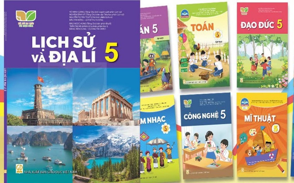 nhìn nhận, đánh giá sách giáo khoa một cách khách quan, khoa học và toàn diện 