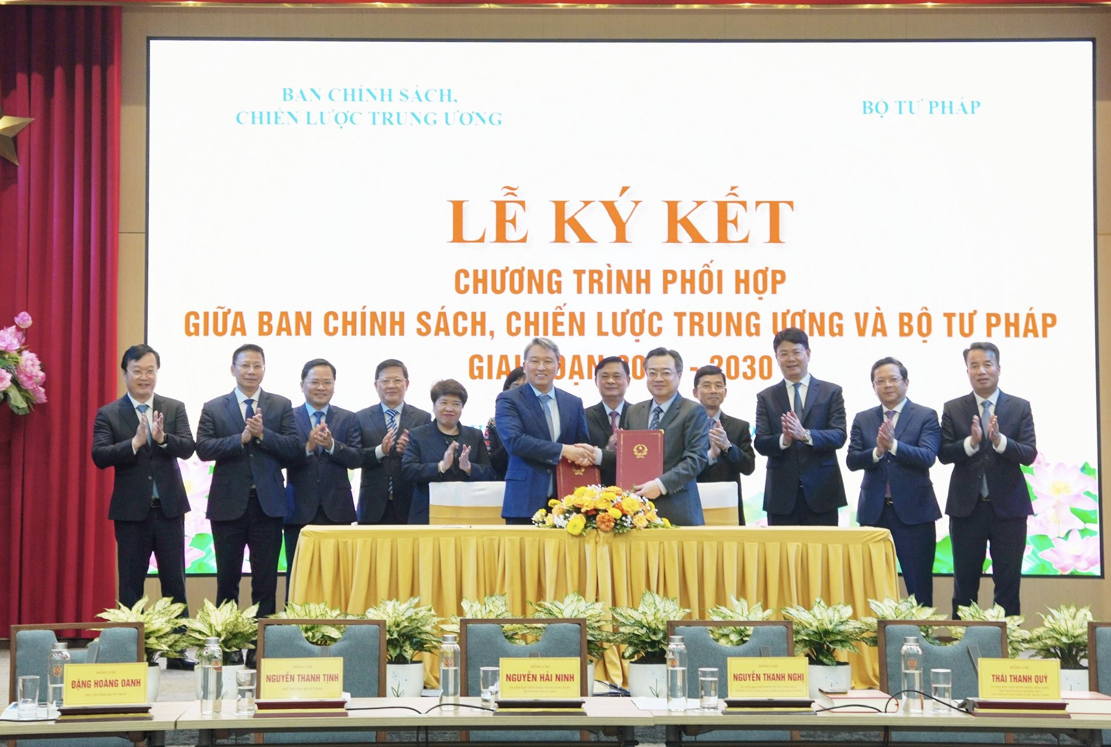 Tăng cường phối hợp giữa Ban Chính sách, Chiến lược Trung ương và Bộ Tư pháp trong triển khai hoàn thiện thể chế