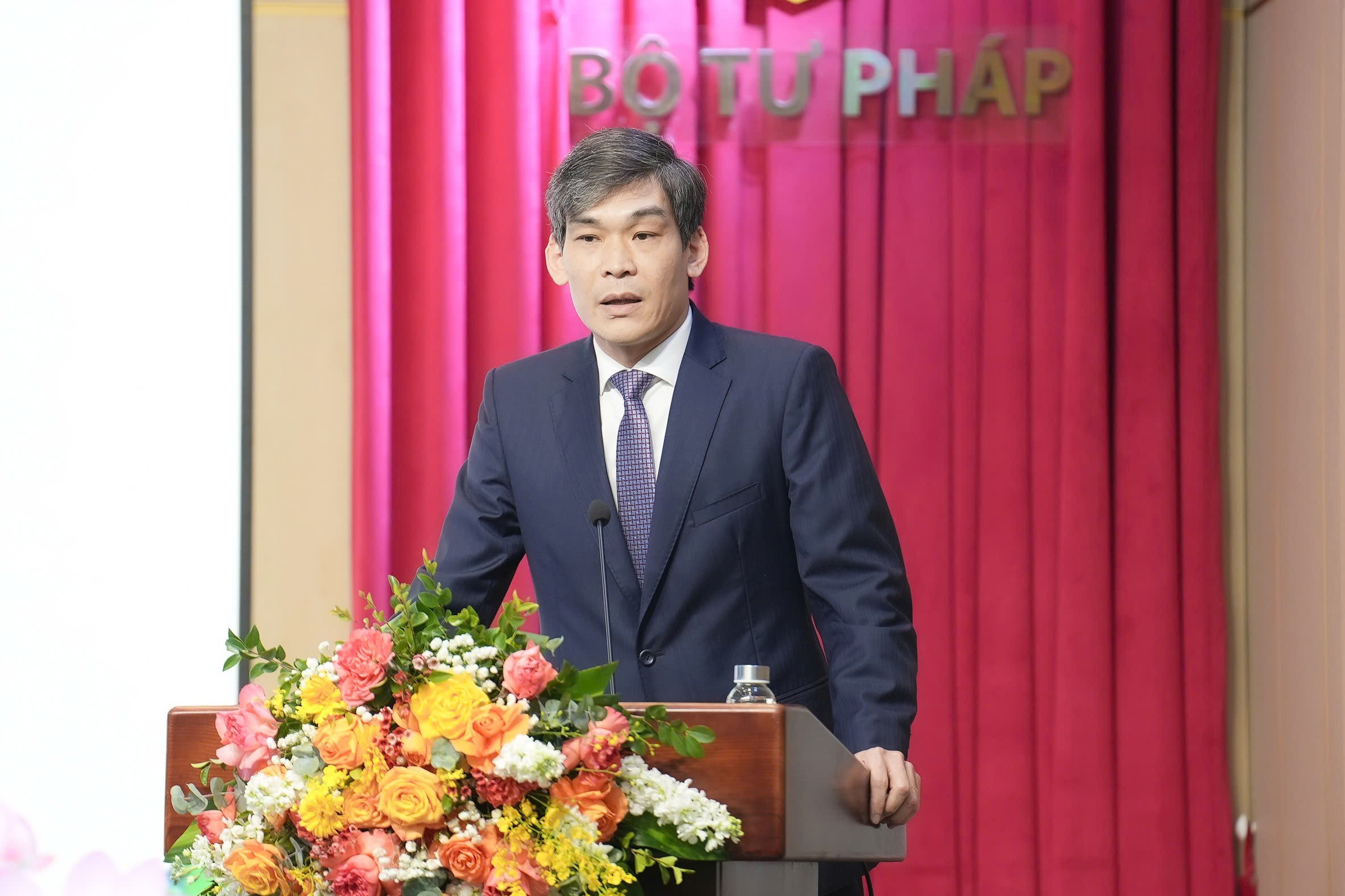 Bộ Tư pháp công bố Quyết định về công tác cán bộ đối với 40 đồng chí