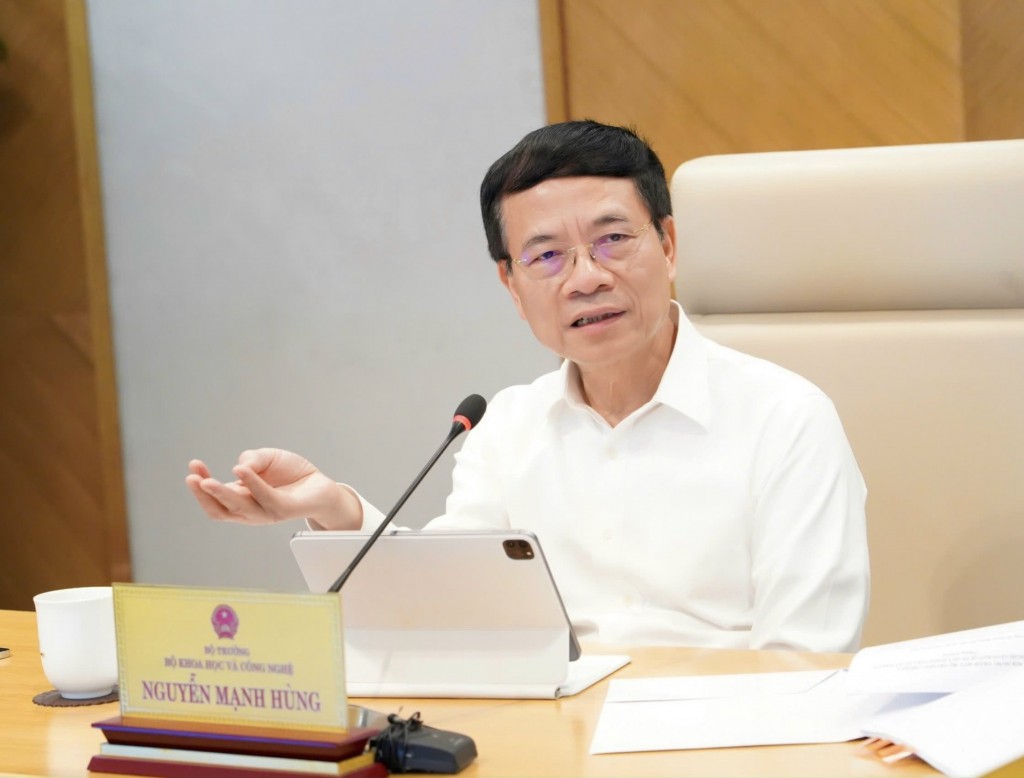 Bộ trưởng Khoa học và Công nghệ Nguyễn Mạnh Hùng