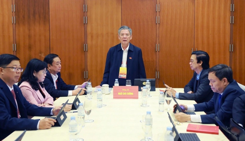 Đoàn Đảng bộ tỉnh Đồng Tháp thảo luận tại đoàn