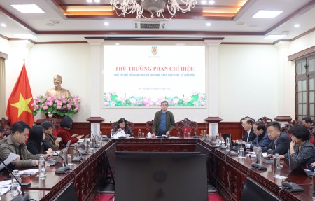 Phát triển đội ngũ luật sư có bản lĩnh chính trị vững vàng, đạo đức nghề nghiệp trong sáng