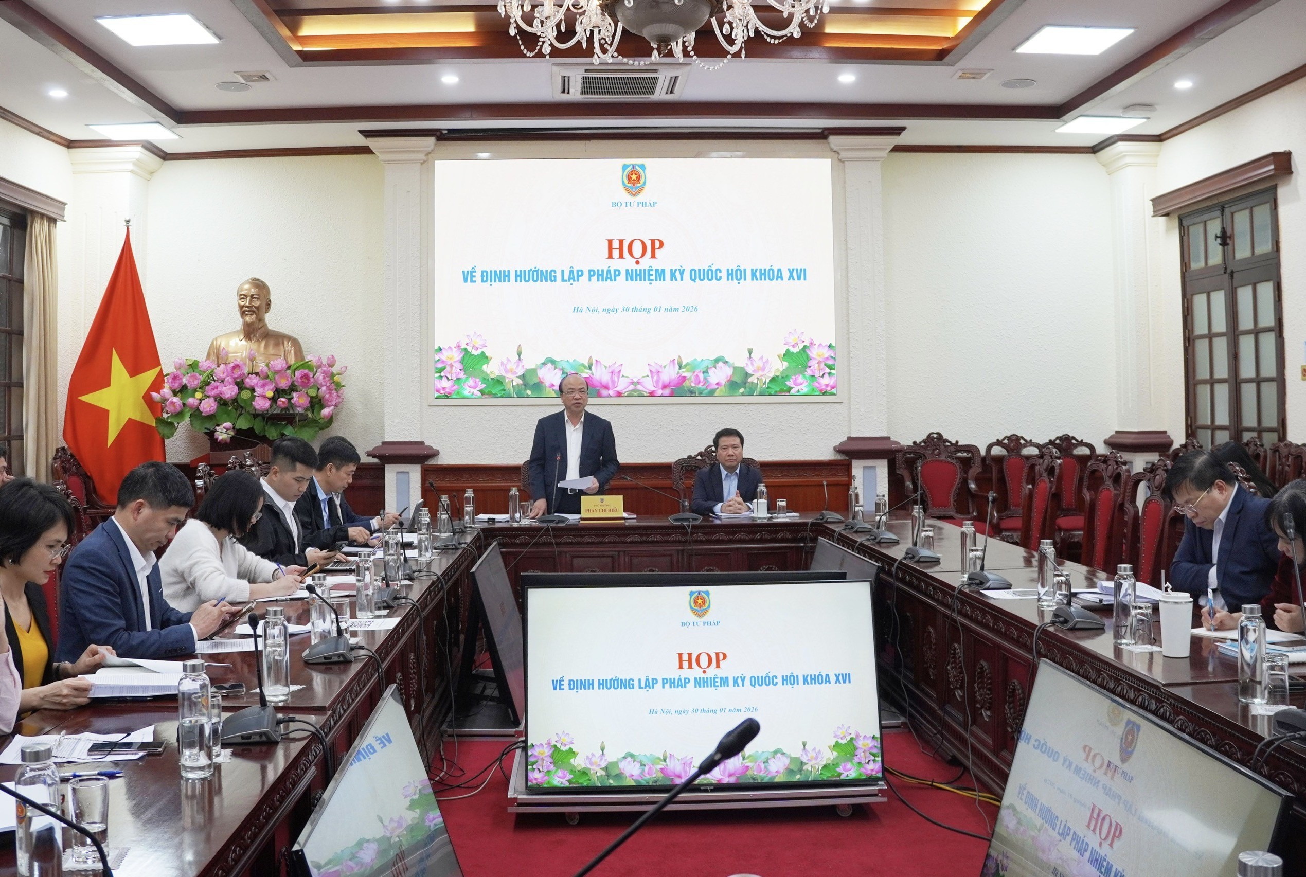 Khẩn trương hoàn thiện nội dung Đề án Định hướng lập pháp nhiệm kỳ Quốc hội khóa XVI