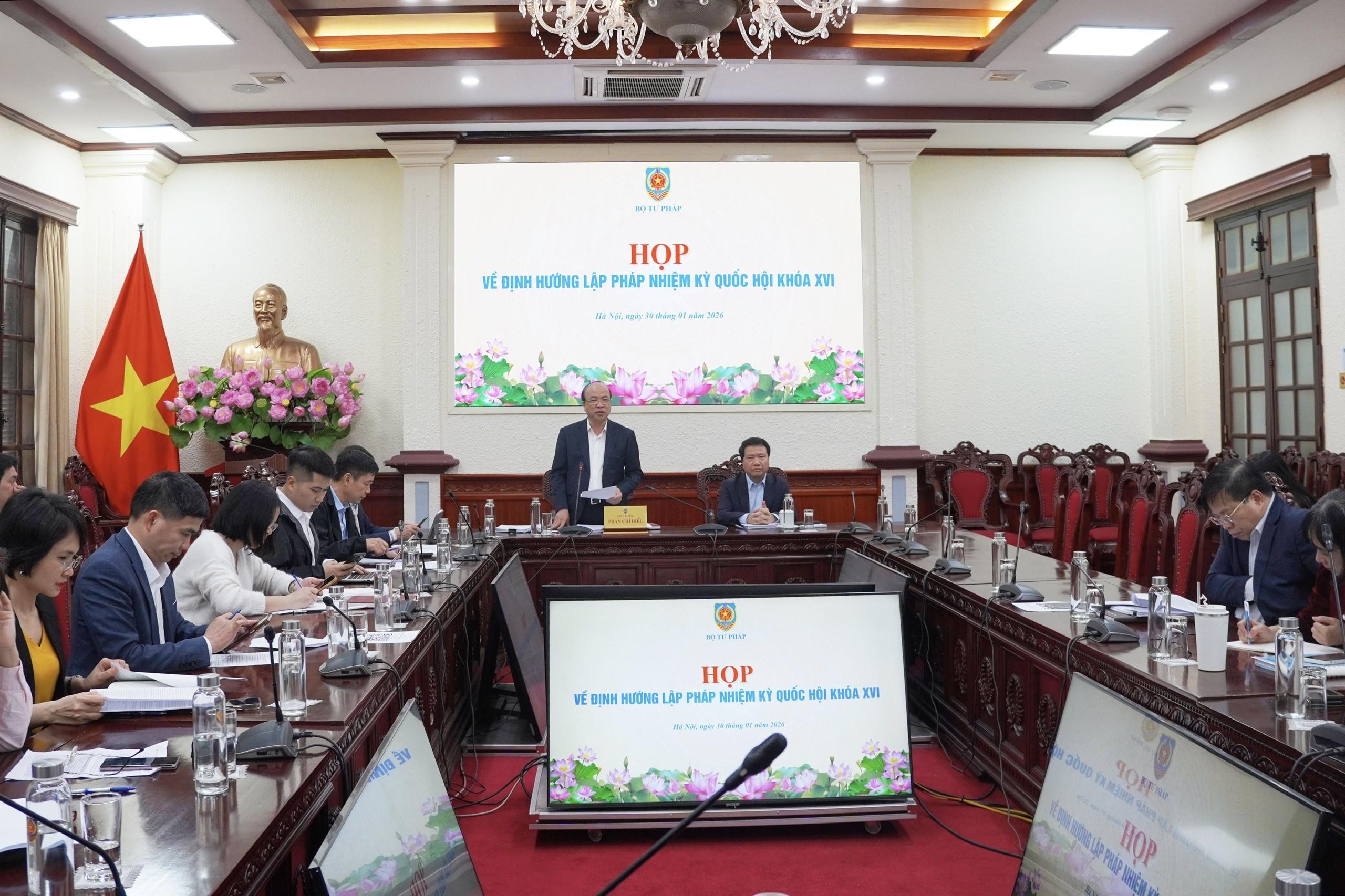 Khẩn trương hoàn thiện nội dung Đề án Định hướng lập pháp nhiệm kỳ Quốc hội khóa XVI