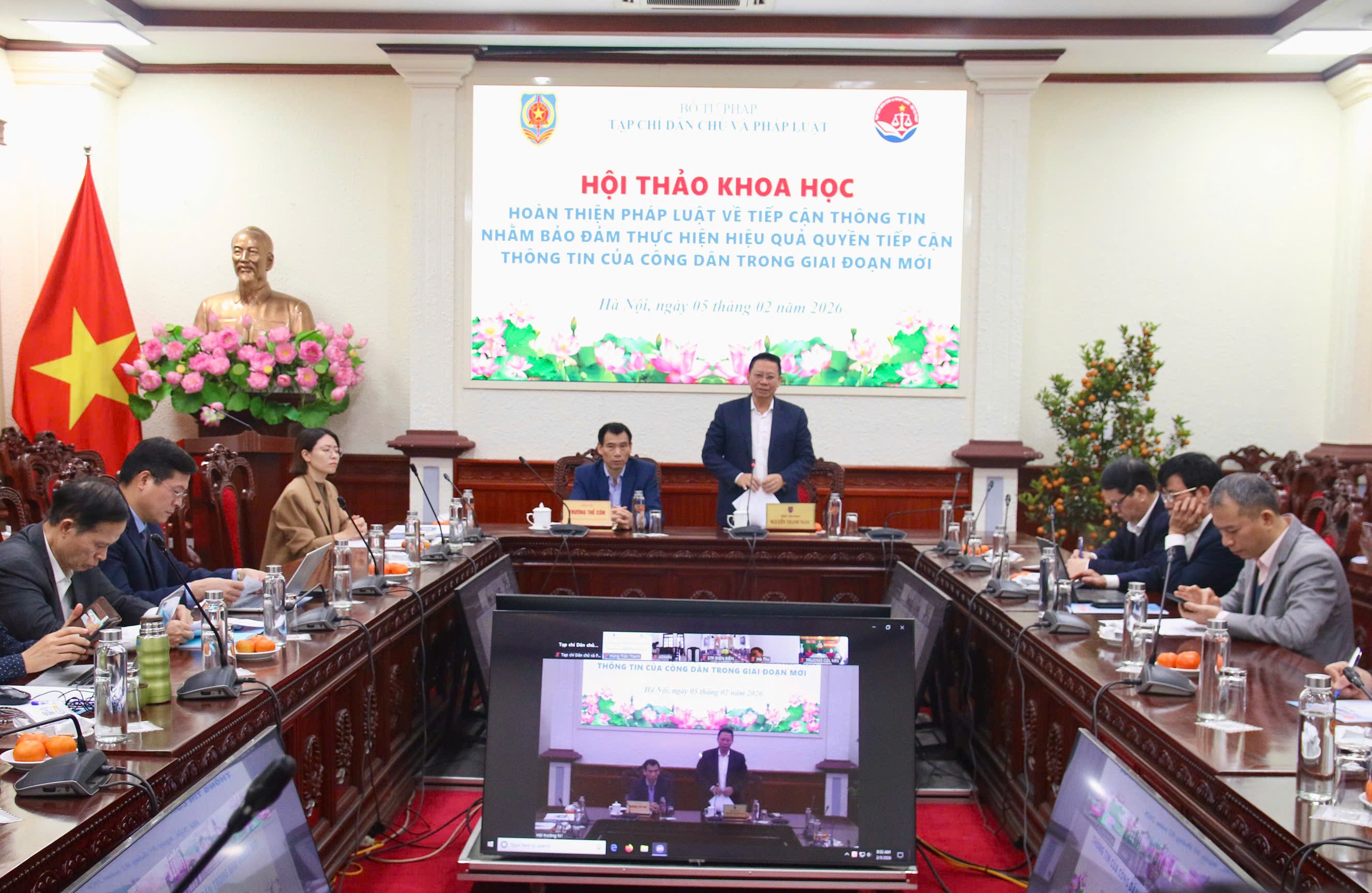 Hoàn thiện Luật Tiếp cận thông tin để khơi thông quyền của người dân