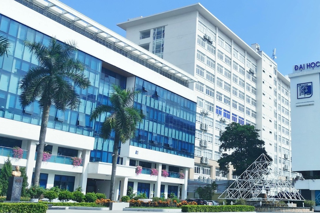 Hoàn thiện pháp luật về tiêu chí đánh giá viên chức trong các trường đại học công lập ở Việt Nam