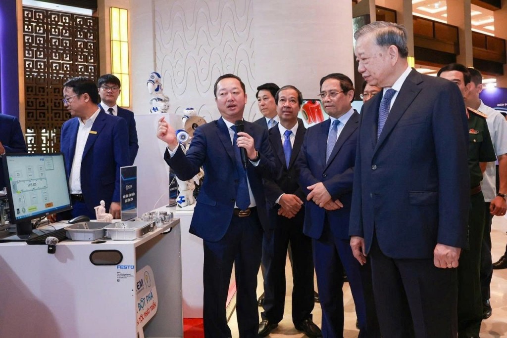 Hiện thực hóa đột phá chiến lược từ các nghị quyết của Đảng - Động lực phát triển Trường Cao đẳng cơ điện Hà Nội vươn tầm trong kỷ nguyên mới