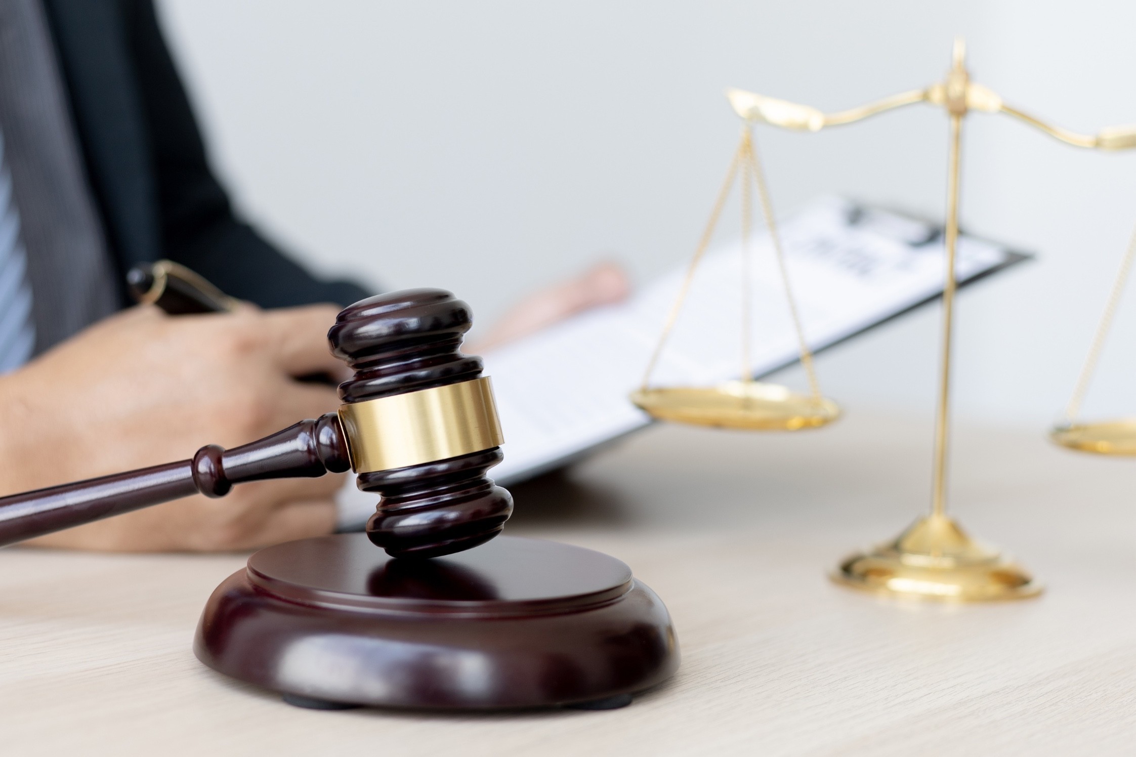 Thư mời viết bài cho Hội thảo và ấn phẩm chuyên đề “Hoàn thiện pháp luật về ban hành quyết định hành chính”