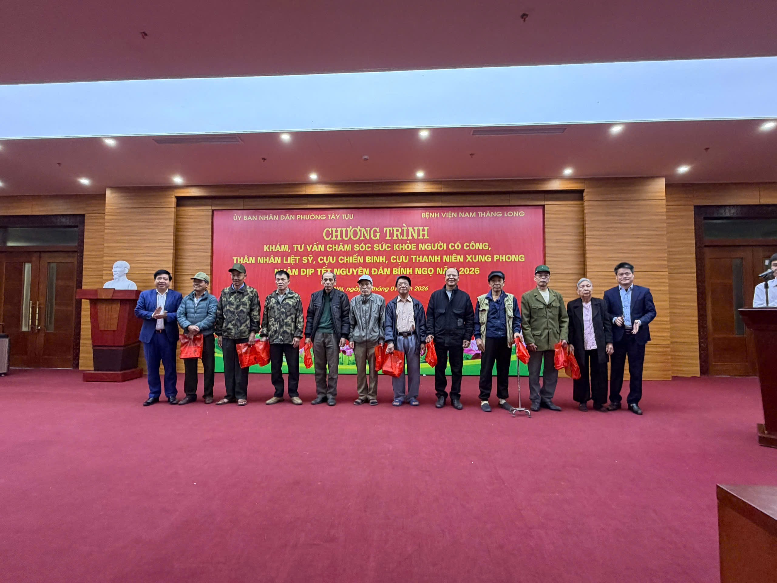 Tạp chí Dân chủ và Pháp luật thăm và chúc mừng Bệnh viện Nam Thăng Long nhân dịp kỷ niệm 71 năm Ngày Thầy thuốc Việt Nam (27/02/1955 - 27/02/2026)