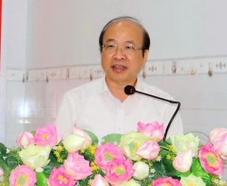 Thứ trưởng Bộ Tư pháp Phan Chí Hiếu tiếp xúc cử tri tại đơn vị bầu cử số 2, tỉnh Cà Mau: 'Khoảng cách địa lý không thể là khoảng cách trách nhiệm'