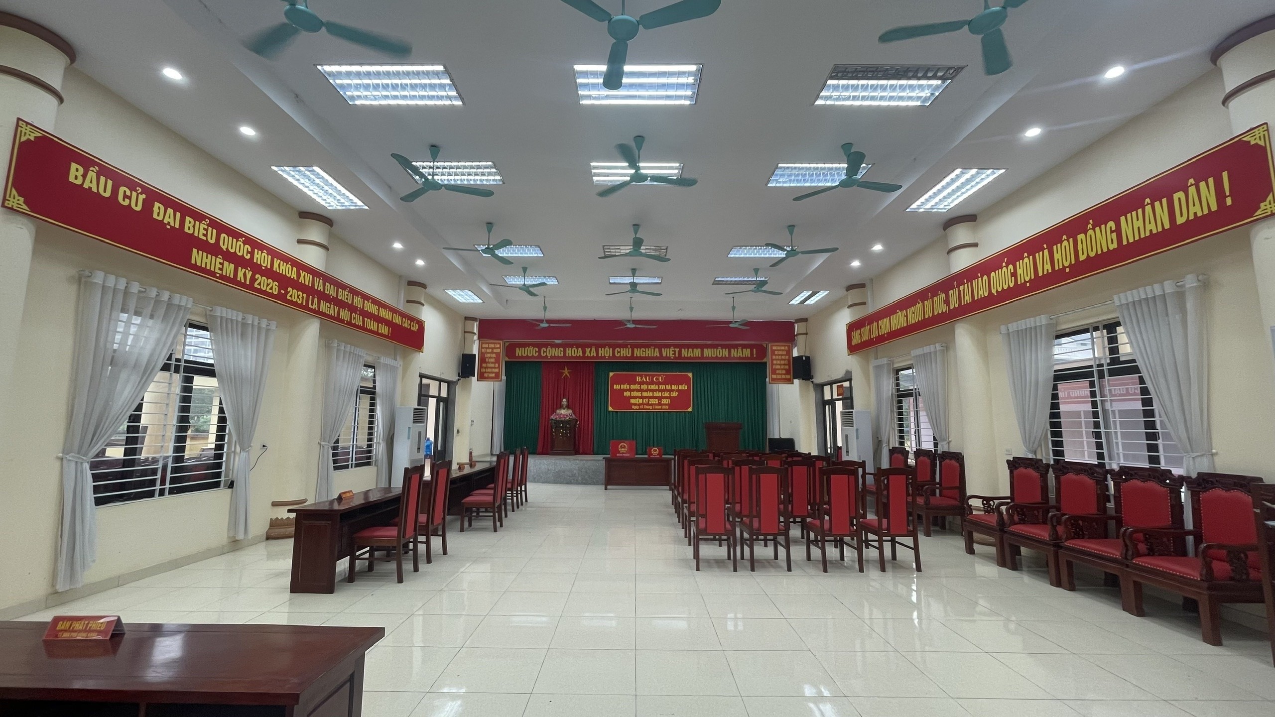 Bảo đảm các điều kiện để ngày bầu cử diễn ra dân chủ, an toàn, đúng pháp luật