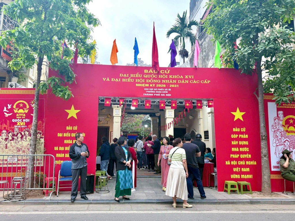 Ngày bầu cử tại Hà Nội: Không khí nghiêm túc, phấn khởi và tin yêu