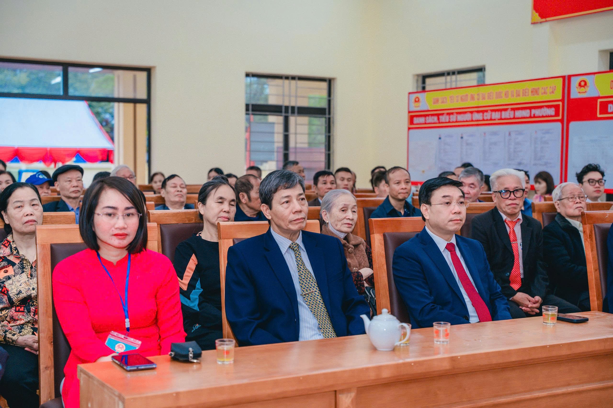 Cử tri cả nước thực hiện quyền dân chủ trong công tác bầu cử