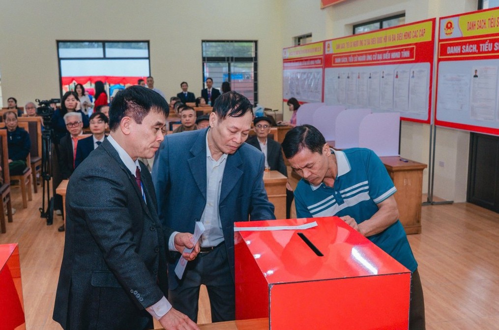 Chuẩn bị đầy đủ các phương án cần thiết phục vụ công tác bỏ phiếu bầu cử