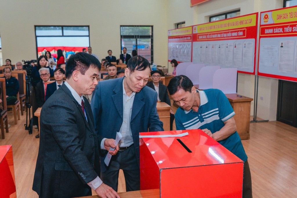 Chuẩn bị đầy đủ các phương án cần thiết phục vụ công tác bỏ phiếu bầu cử