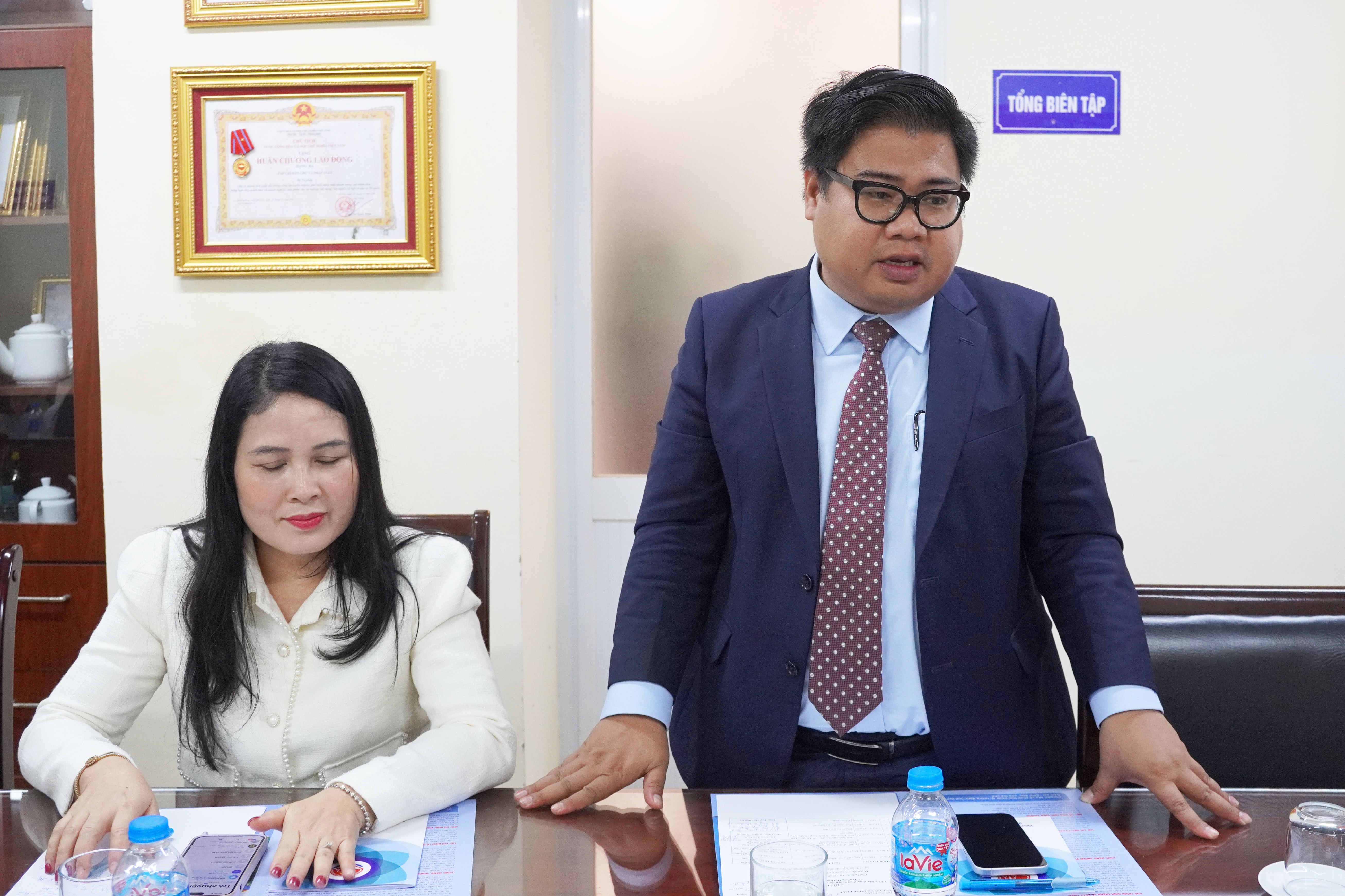 Xây dựng mối quan hệ hợp tác phát triển bền vững giữa Tạp chí Dân chủ và Pháp luật và Trường Đại học Tài chính - Marketing