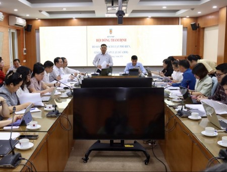 Hoàn thiện chính sách phổ biến, giáo dục pháp luật trước yêu cầu mới