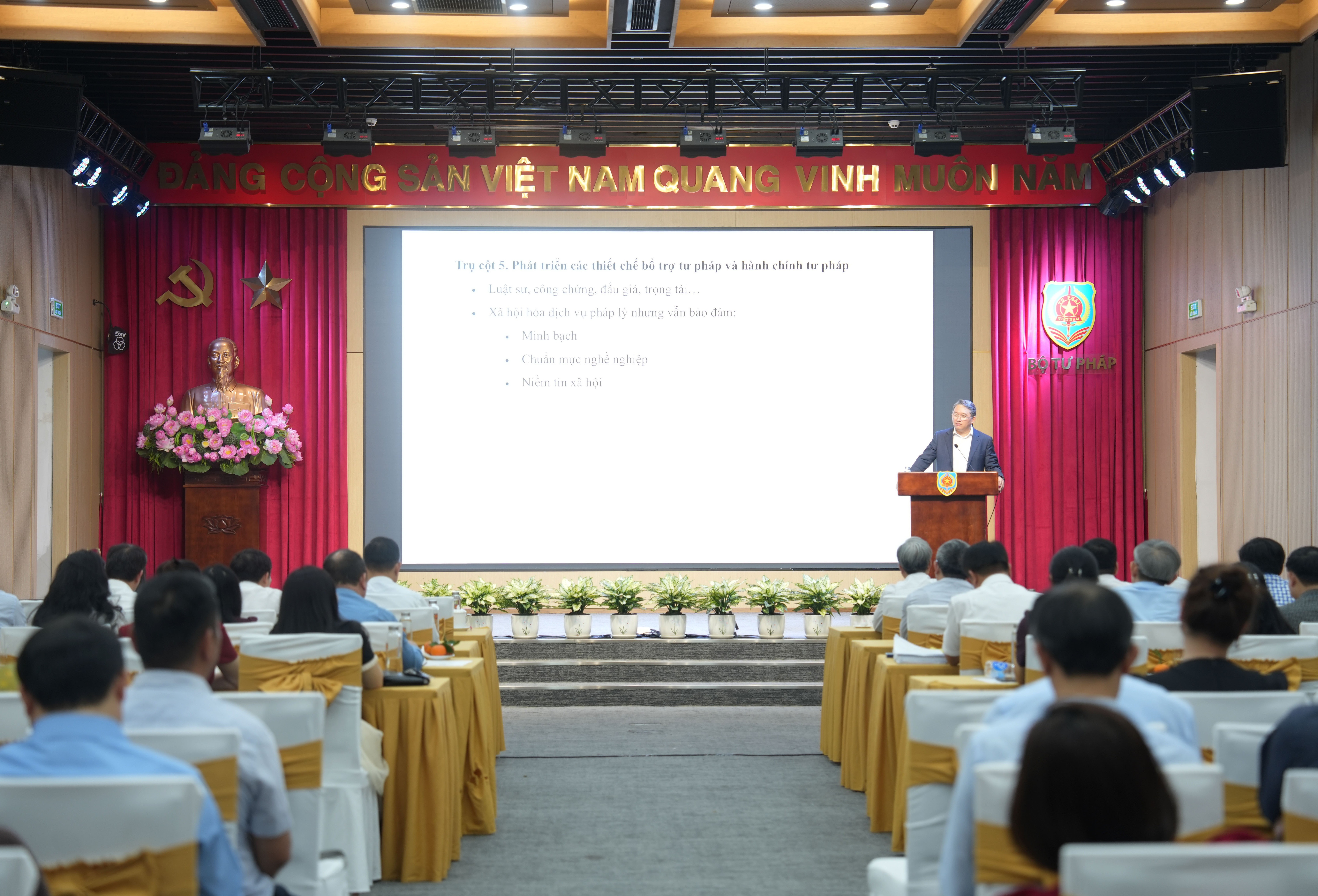 Vai trò “người gác cổng” pháp lý cần được thực hiện theo hướng vừa “đóng” vừa “mở”