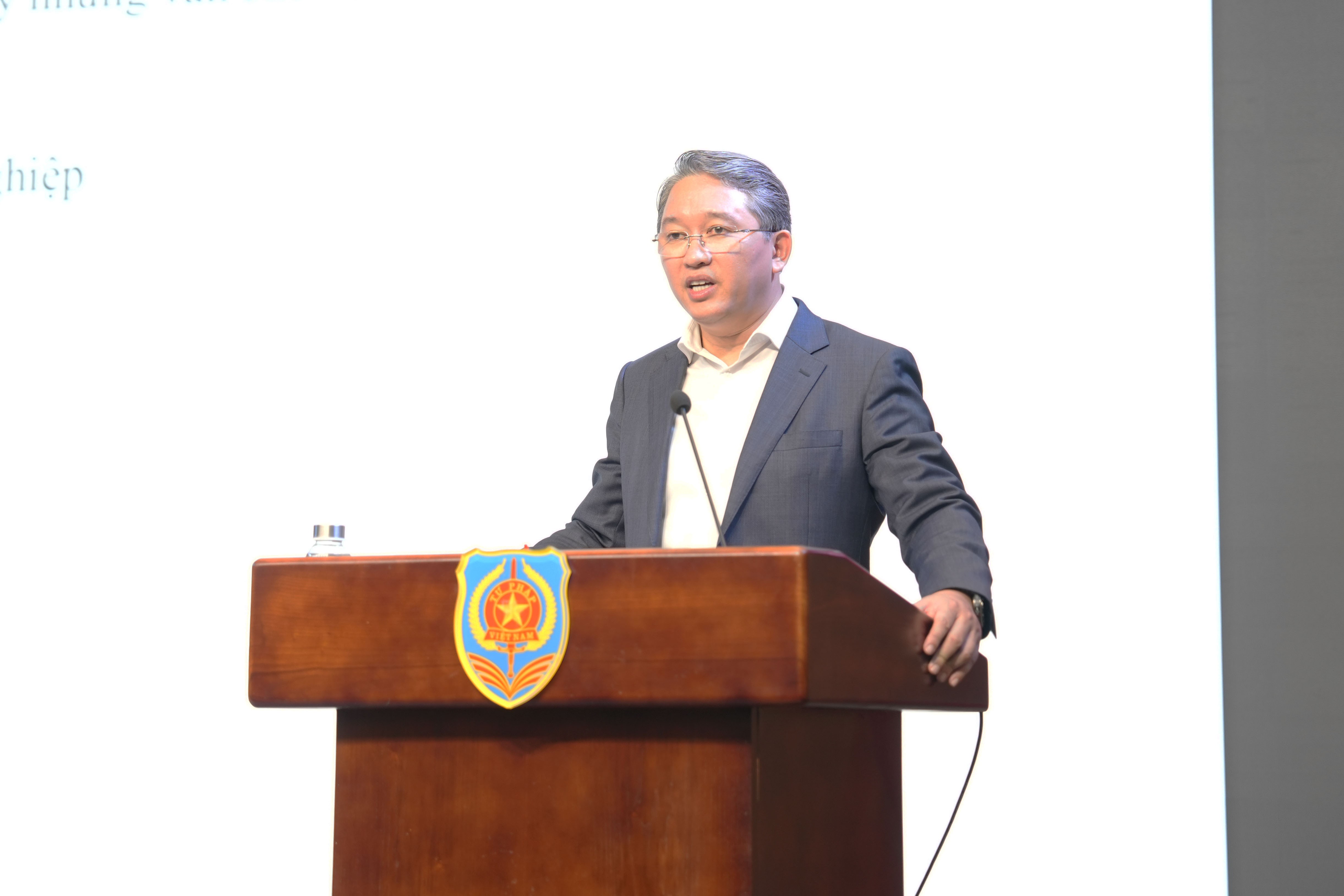 Vai trò “người gác cổng” pháp lý cần được thực hiện theo hướng vừa “đóng” vừa “mở”