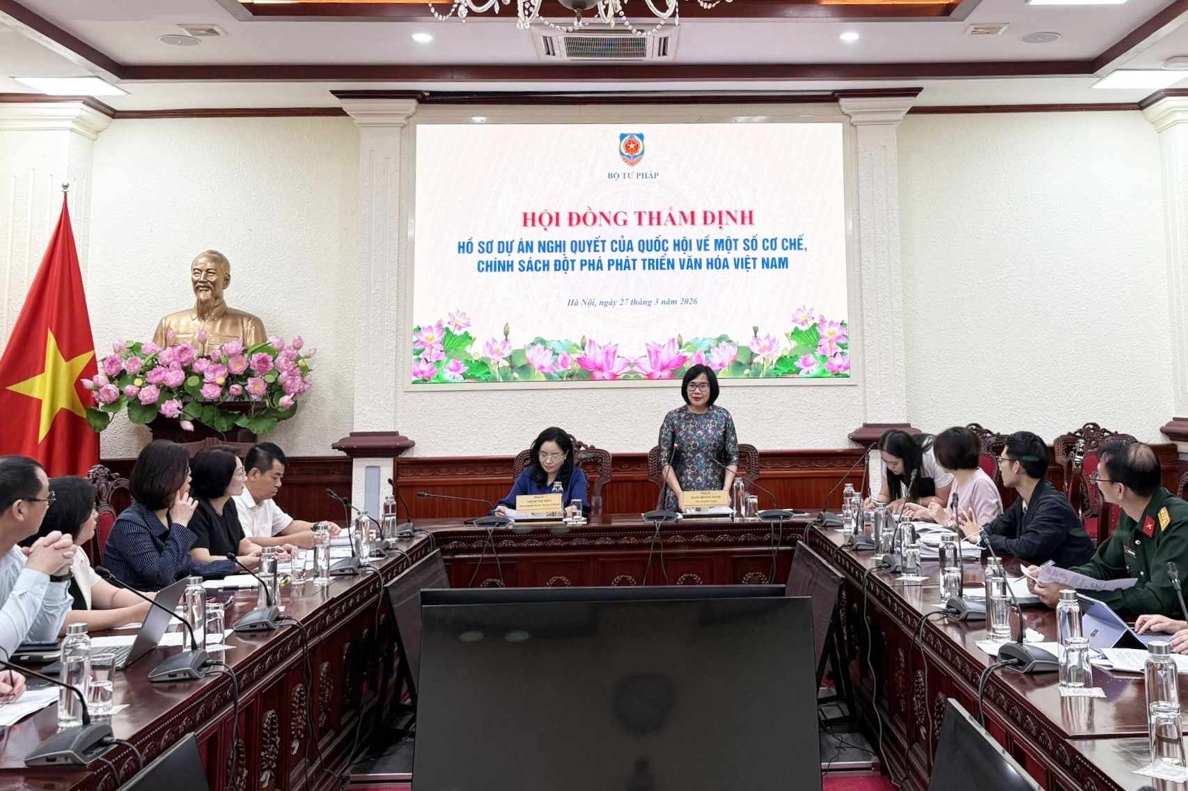 Xây dựng cơ chế, chính sách đột phá phát triển văn hóa Việt Nam