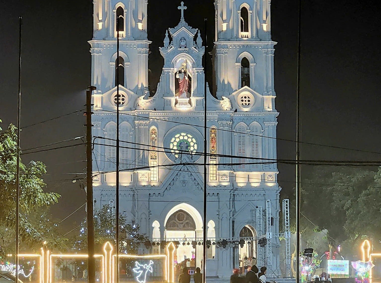 Nâng cao hiệu lực, hiệu quả công tác quản lý nhà nước về tín ngưỡng, tôn giáo trong tình hình mới