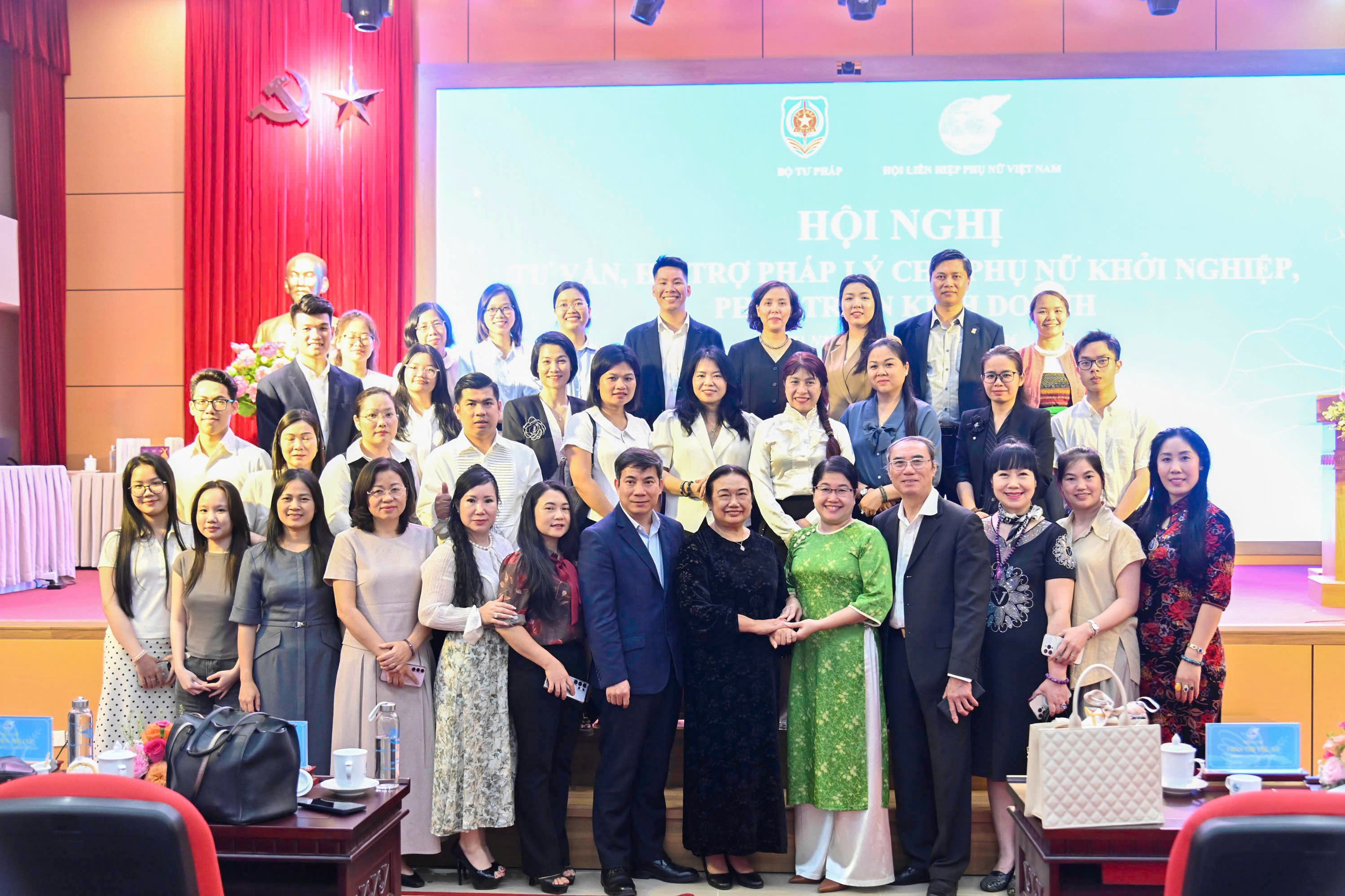 Nâng cao năng lực pháp lý cho phụ nữ khởi nghiệp, phát triển kinh doanh trong giai đoạn mới