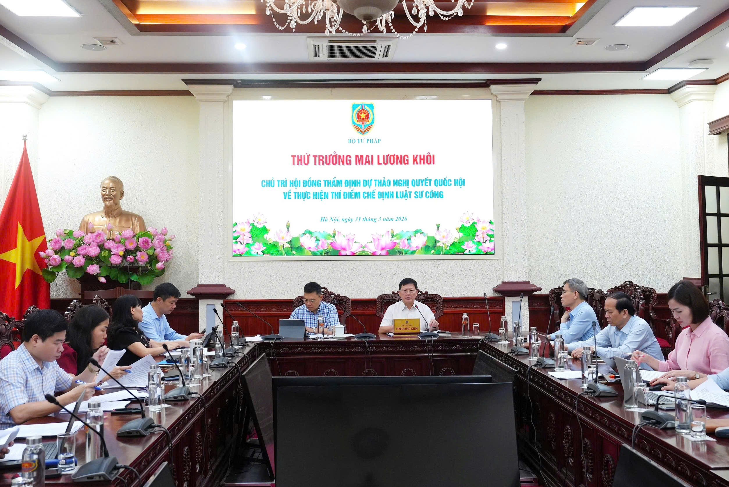 02 nhóm đối tượng được xem xét trở thành luật sư công