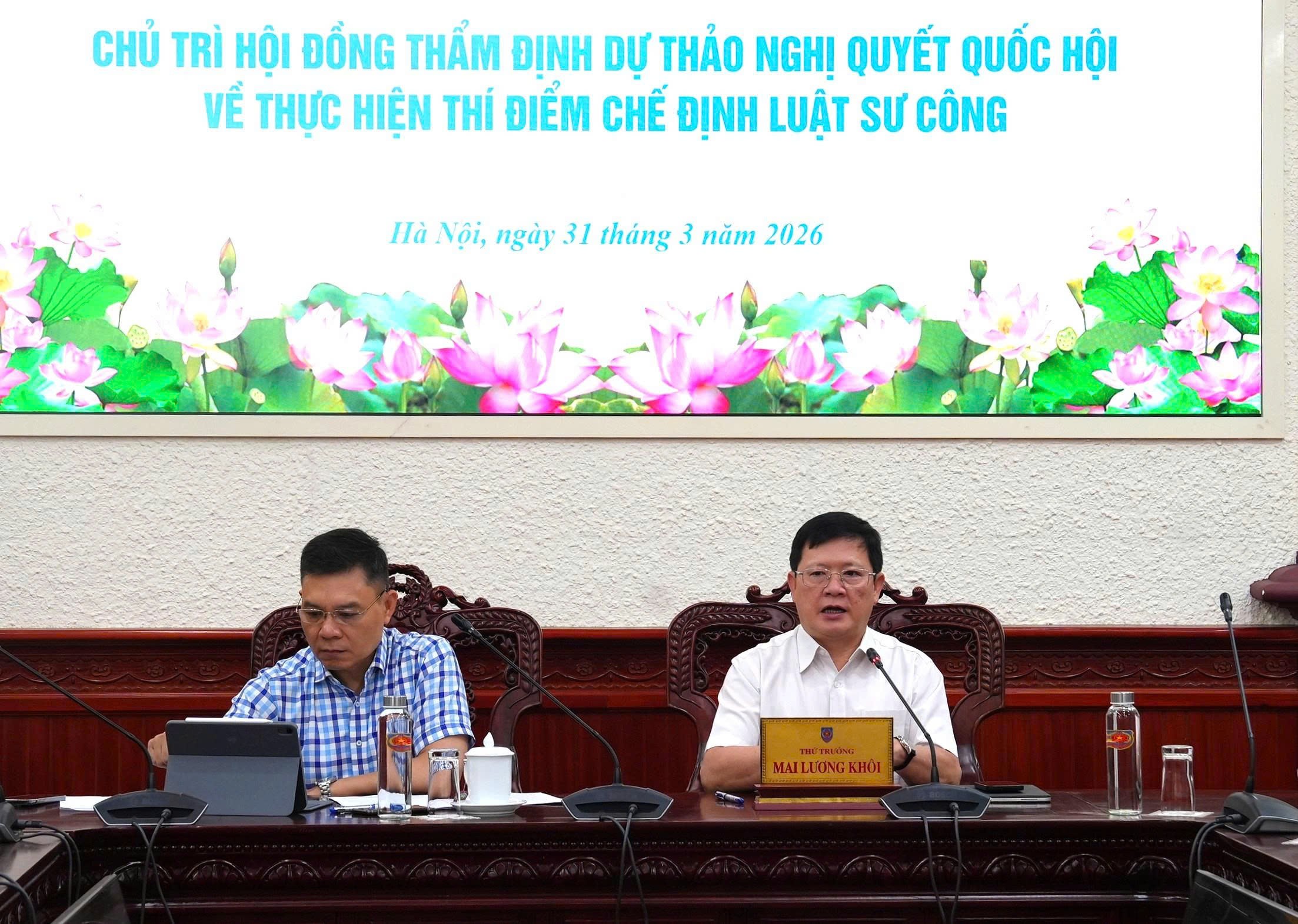 02 nhóm đối tượng được xem xét trở thành luật sư công