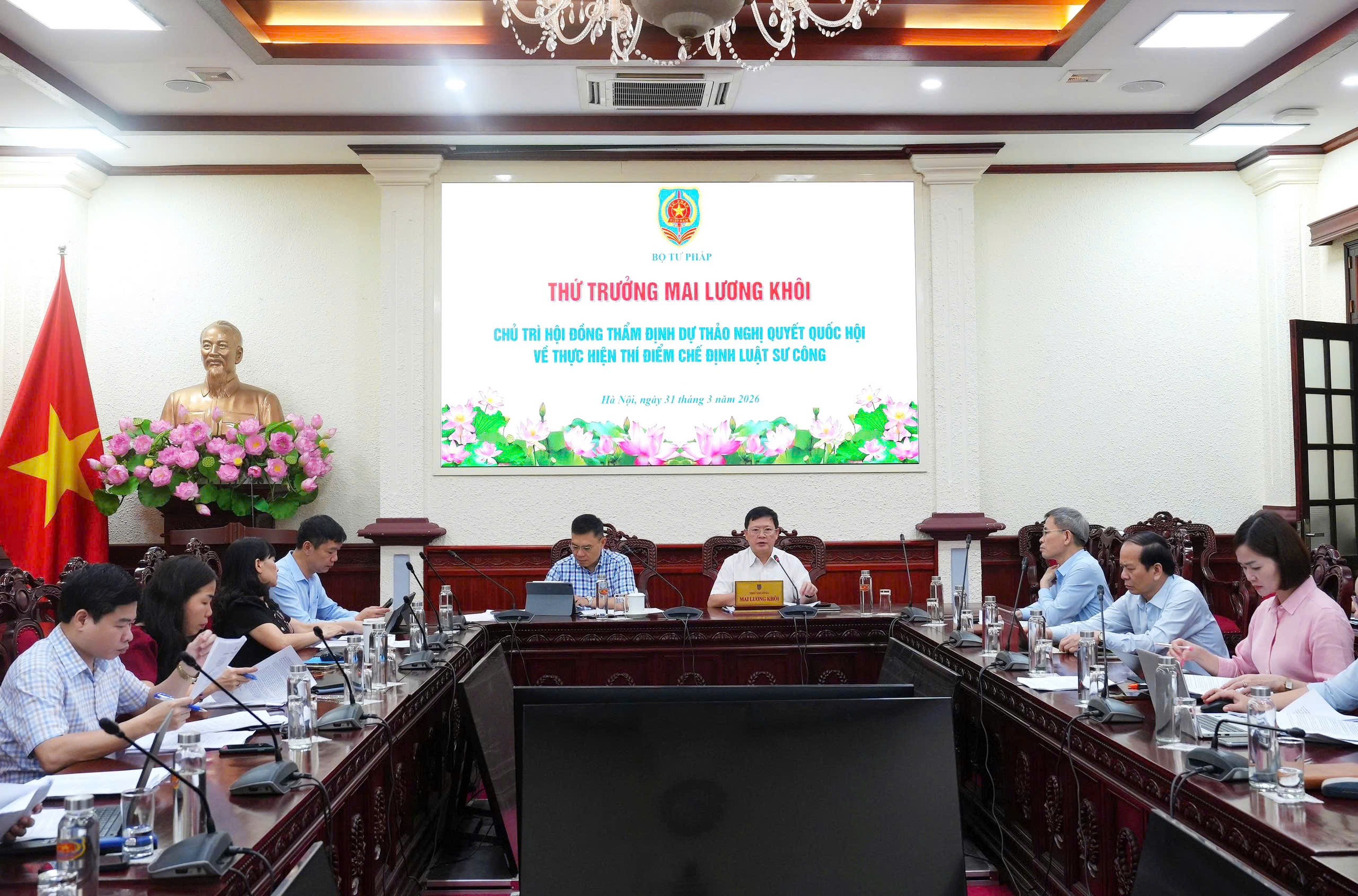 02 nhóm đối tượng được xem xét trở thành luật sư công