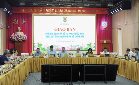 Báo cáo kịp thời các vấn đề phát sinh trong thực tiễn xây dựng và thi hành pháp luật