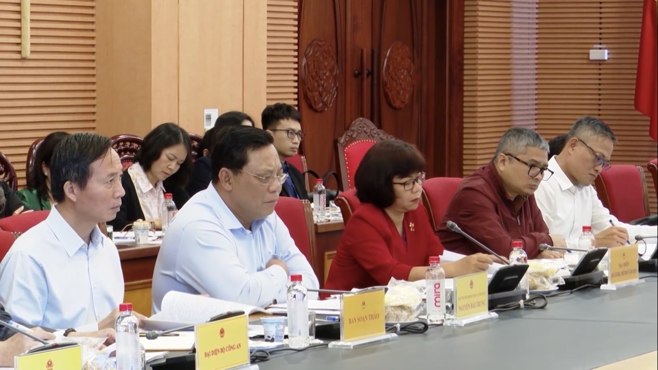 Tiếp tục rà soát, hoàn thiện dự án Luật Tín ngưỡng, tôn giáo bảo đảm phù hợp, thống nhất, khả thi