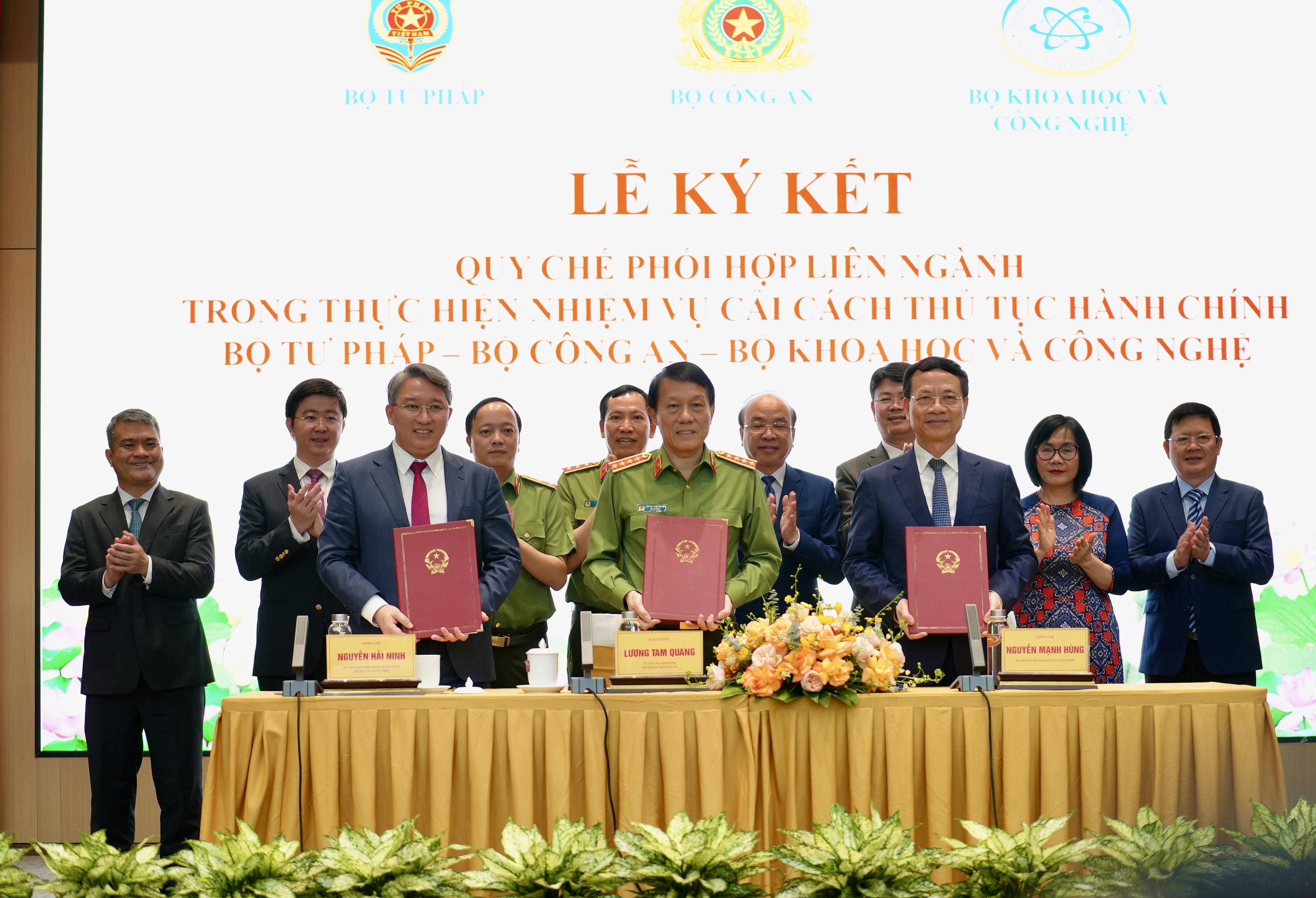 Lễ k&yacute; kết Quy chế phối hợp li&ecirc;n ng&agrave;nh trong thực hiện nhiệm vụ cải c&aacute;ch thủ tục h&agrave;nh ch&iacute;nh