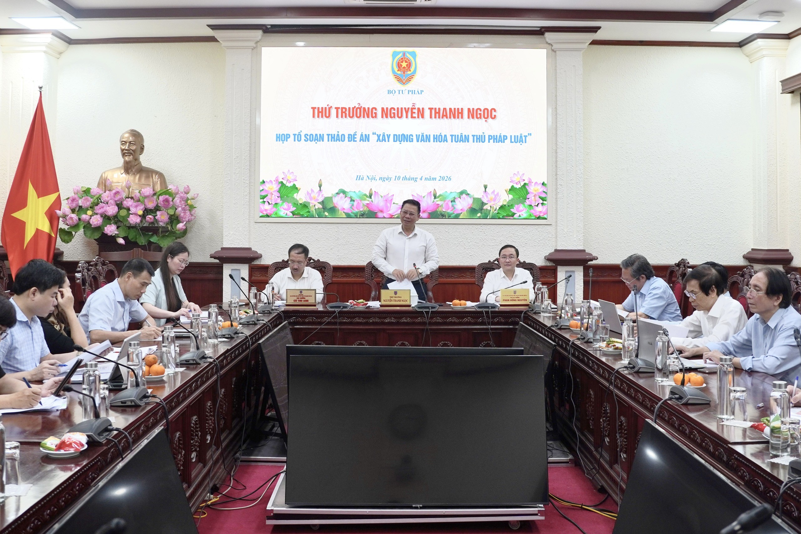 Xây dựng văn hóa tuân thủ pháp luật chuyển từ tuân thủ mang tính bắt buộc sang tự giác và có tính lan tỏa trong xã hội