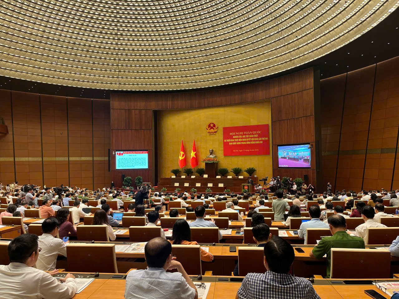 Tổng Bí thư, Chủ tịch nước Tô Lâm: 